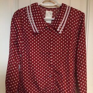 Long sleeve buttoned shirt